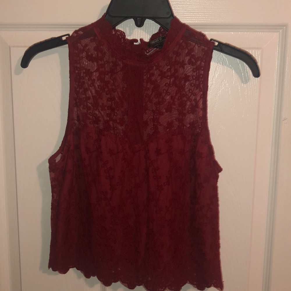 maroon crop top